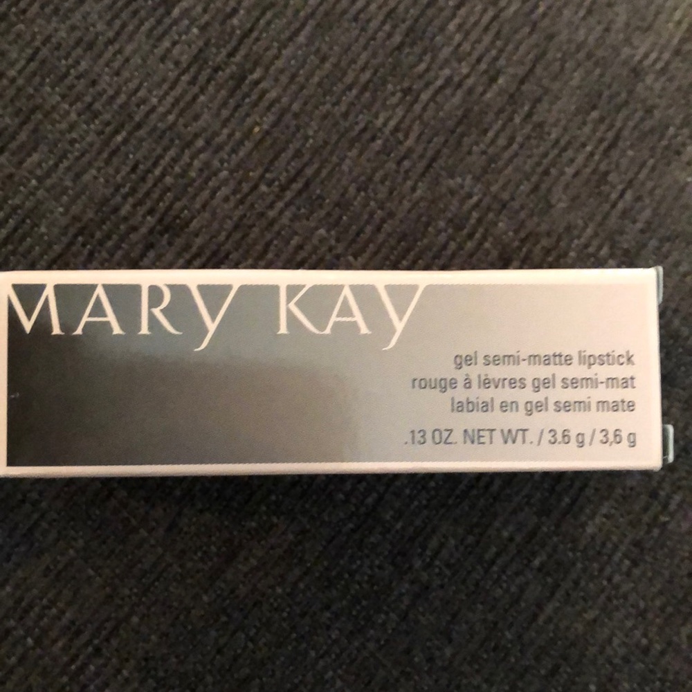 Gel semi matte lipstick